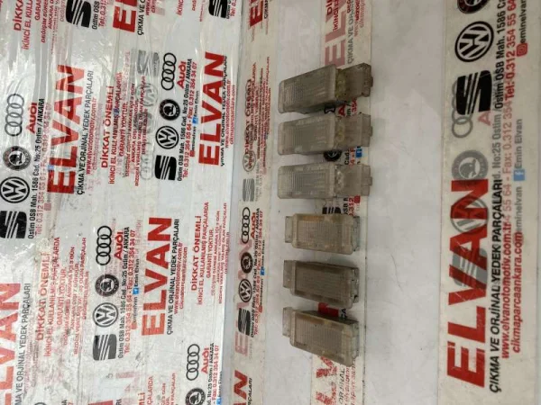 6L0947416 | İç Aydınlatma Lambası VAG
