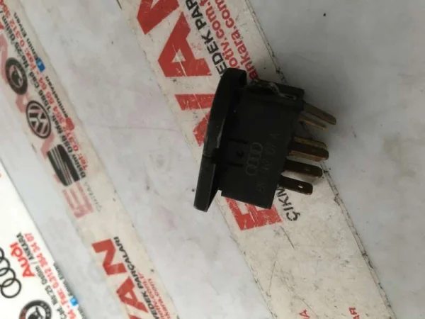 8N0962107A | Audi TT Merkezi Kilit Düğmesi VAG