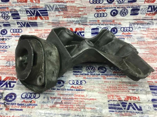 8D0399108E | Otomatik Şanzıman Sağ Şanzıman Takozu | VW Passat - Audi A4, A6 VAG