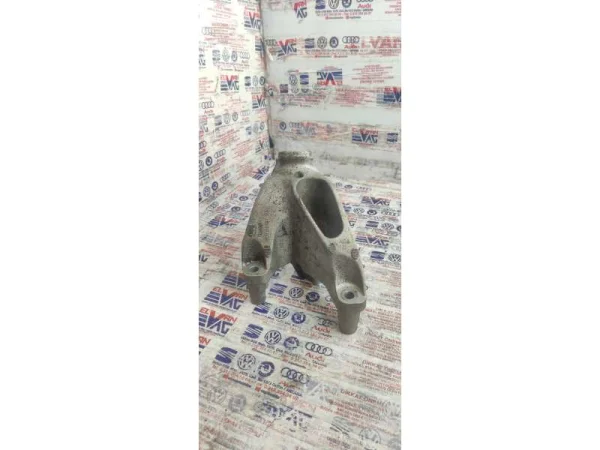 8K0199307AL | Sol Motor Kulak Braketi | Audi A4, A5, Q5 VAG
