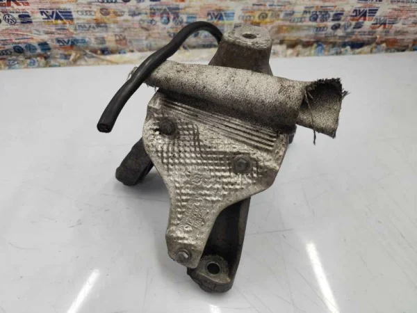 8K0199388AN | Sağ Motor Takozu | Audi A4, A5, A6, Q5 VAG