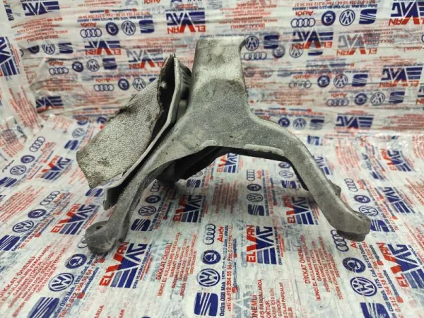 8K0199388BE | Sağ Motor Takozu Isı Kalkanı | Audi A4, A5, A6, A8, Q5 VAG