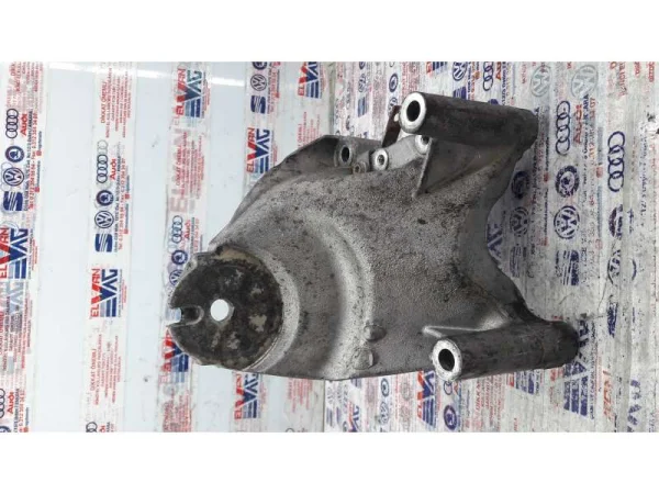 070199308A | VW Touareg Motor Takozu VAG