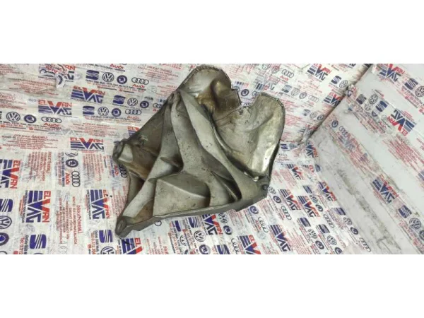 4F0199388C | Audi A6 Motor Takozu VAG