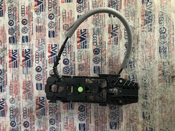 3L0837017 | Ön Kapı Kilit Mekanizması VAG