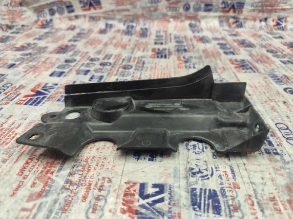 1T0805234D | Sağ Ön Çamurluk Bağlantı Braketi | VW Caddy, Touran VAG