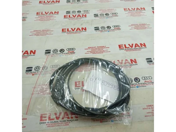 6Y9809973B | Skoda Fabia Arka Çamurluk Davlumbazı VAG