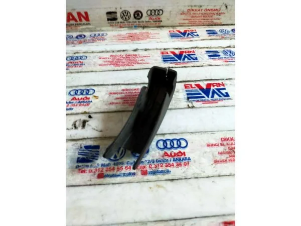 8V0886197B | Arka Koltuk Bağlantı Kaplaması | Audi A3, RS 3 - Seat Leon VAG