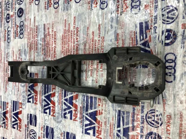 1P0837886 | Seat Leon Ön Sağ Dış Kapı Kolu VAG