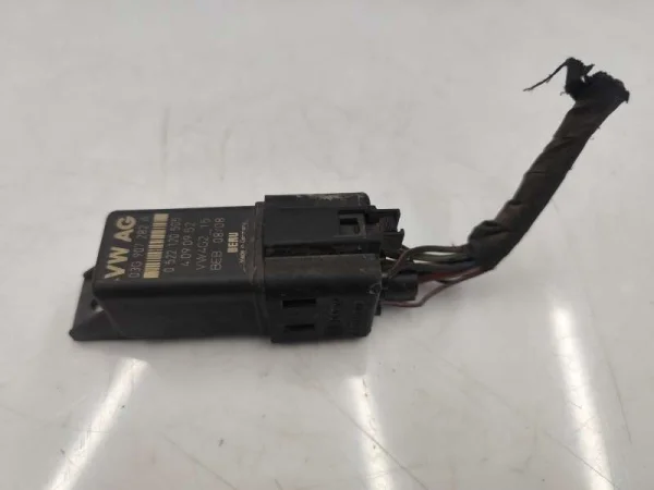 038973721B | Kızdırma Bujisi Soketi | VW Amarok, Caddy - Audi A1, A3 - Seat Alhambra, Altea VAG