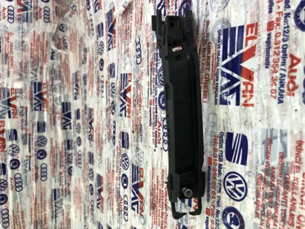 8W0837206 | Audi A4 Sağ Dış Kapı Kolu VAG