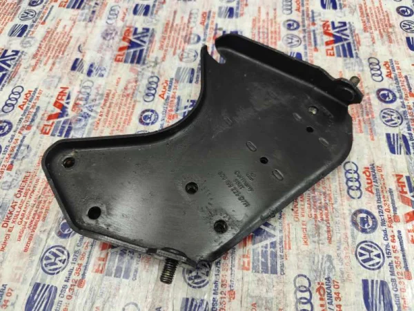 8D0199225D | Motor Kulak Braketi | VW Passat - Audi A4 VAG