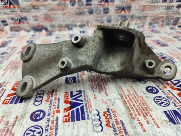 4H0399114E | Audi A8 Sağ Şanzıman Kulak Braketi VAG