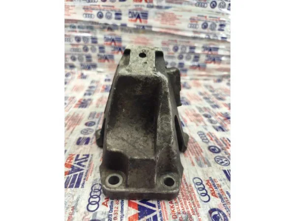 8E0199308H | Audi A4 Sağ Motor Takozu VAG