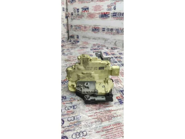 3C2837016A | Ön Sağ Kapı Kilidi | VW Passat, Tiguan - Audi Q7 - Seat Ibiza VAG