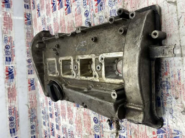 06B103475D | Külbütör Kapağı | VW Passat - Audi 200 Serisi, A4, A6 VAG