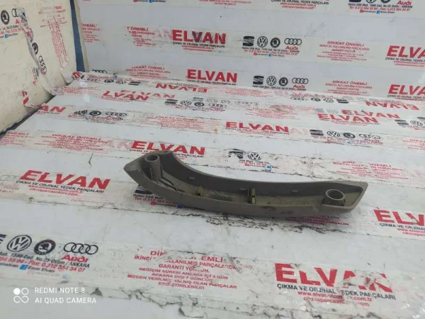 1Z0868537 | İç Kapı Kolu Çerçevesi VAG