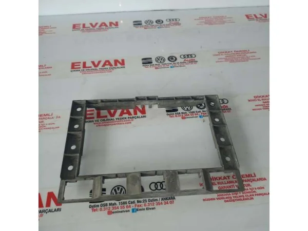 7L6857318 | Multimedya Tutucu Braketi VAG