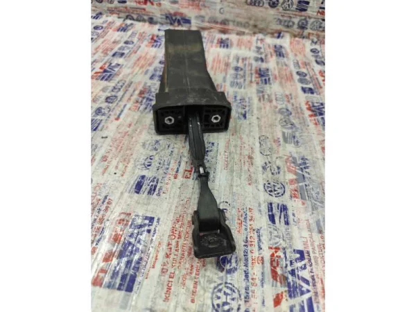 8V5837249 | Audi A3 Kapı Gergisi VAG