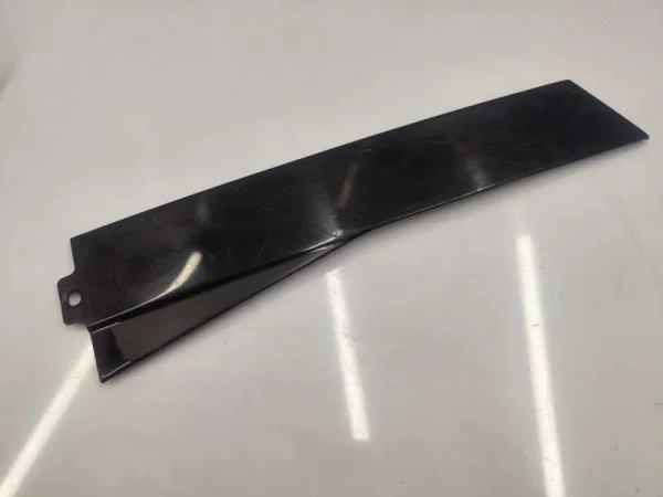 3B5839904 | VW Passat Sağ Arka Kapı Dış Direk Kaplaması VAG