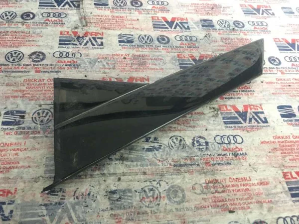 8V5839903 | Arka Sol Kapı Çıtası VAG