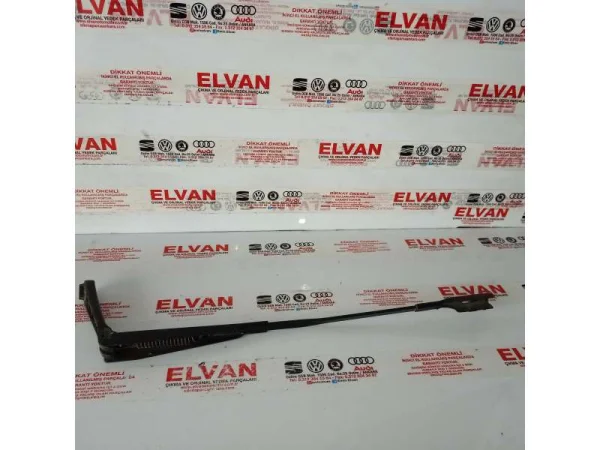 4G8955408E | Audi A7 Silecek Kolu VAG