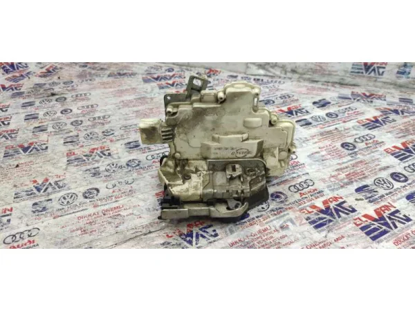 8K0839015 | Arka Sol Kapı Kilidi | Audi A4, A5, Q3, Q5, Q7 - Skoda Superb VAG