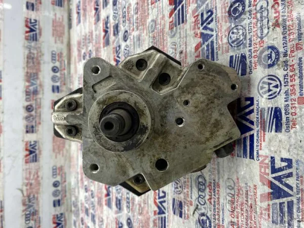 059130755N | Mazot Pompası | VW Crafter, Phaeton, Touareg - Audi A4, A6, A8 VAG