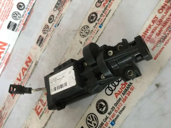 4H0867833 | Emniyet Kemeri Ayar Motoru VAG
