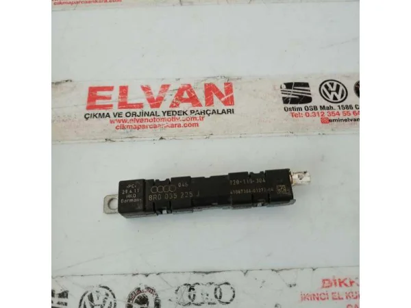 8R0035225J | Audi Q5 Anten Güçlendirici VAG