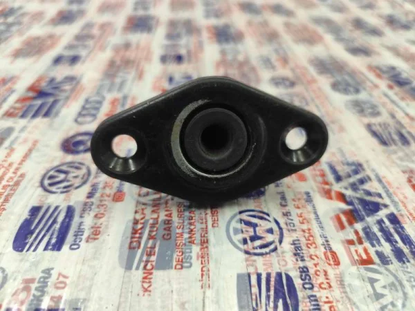 2K0843637 | VW Caddy Sürgülü Kapı Kilit Karşılığı VAG