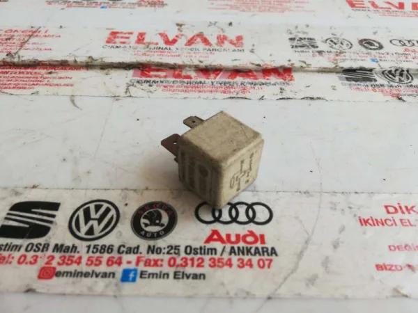 171906383 | Kızdırma Rölesi | VW Caddy, Golf, Jetta - Seat Cordoba, Inca, Toledo VAG