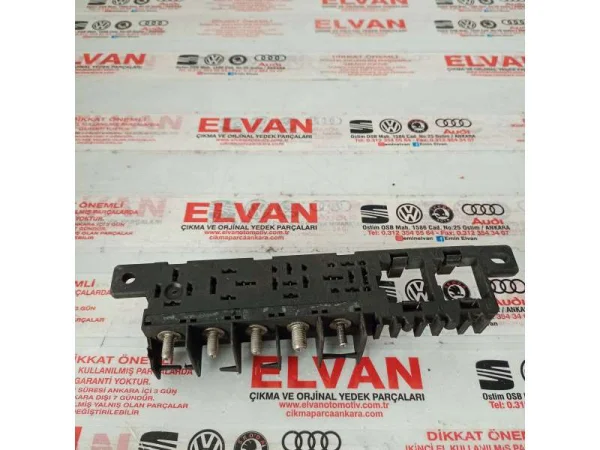 8L0941822 | Sigorta Kutusu | VW Bora, Golf, Jetta - Audi A3, S3 - Seat Leon VAG