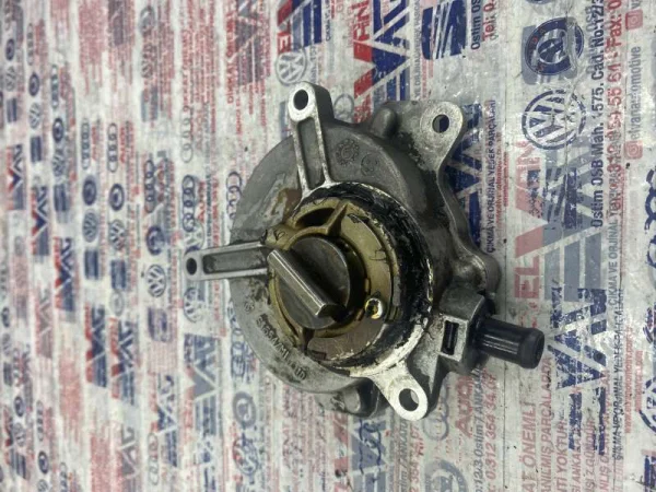 06D145100E | Vakum Pompası | VW Eos, Golf - Audi A3, A4 - Seat Altea, Leon VAG