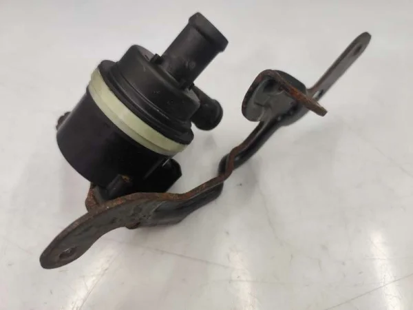 6R0965561A | Ek Su Pompası | VW Jetta, Passat, Polo - Audi A1 - Seat Ibiza, Toledo VAG