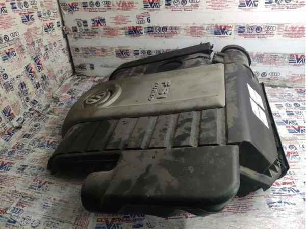 036129689B | Hava Filtre Kutusu Takozu | VW Caddy, CC - Audi A1, A3 - Seat Altea, Cordoba VAG