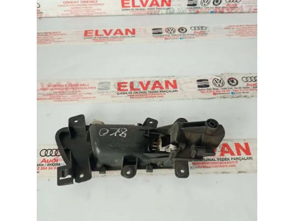 8K0839019 | Audi A4 Sol Arka İç Kapı Kolu VAG