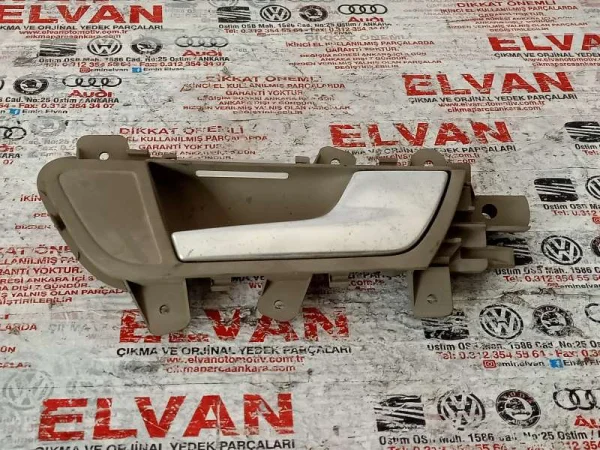 8K0837020 | Audi A4 Ön Sağ İç Kapı Açma Kolu VAG
