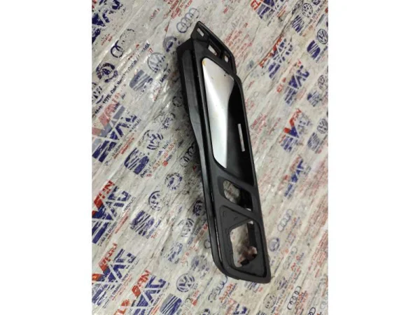 5C6837197C | VW Jetta Dış Kapı Kolu Bağlantı Ayağı VAG