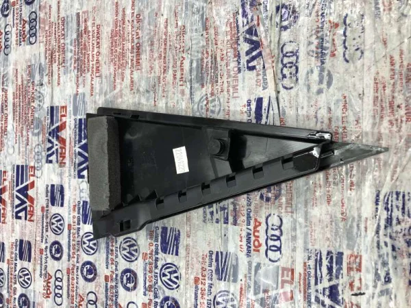 6R0839901 | VW Polo Sol Arka Kapı Üçgeni VAG