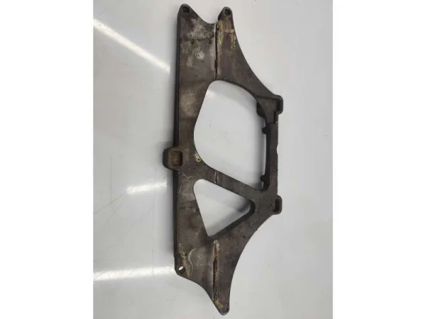 03L131535E | EGR Radyatör Bağlantı Ayağı | VW Amarok, Crafter VAG