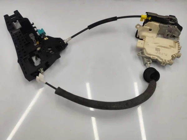 8J1837016D | Sağ Ön Kapı Kilit Mekanizması | Audi A1, A4, A5, A6, A7, A8 VAG
