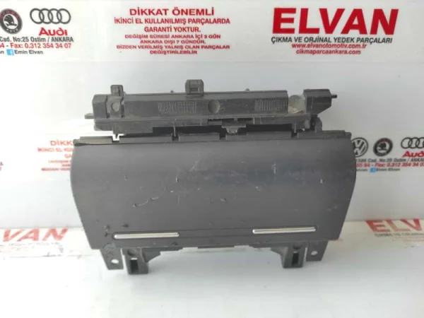 8E0857951F | Audi A4 Ön Küllük VAG