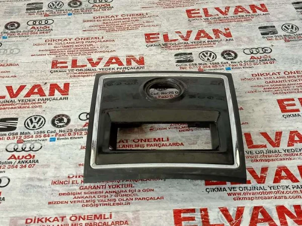 3T0863317 | Arka Çakmaklık Paneli VAG