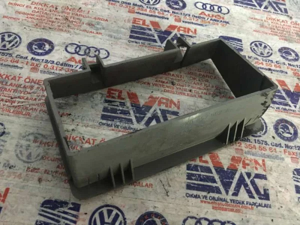 2K0857962A | Arka Küllük | VW Caddy, Touran VAG