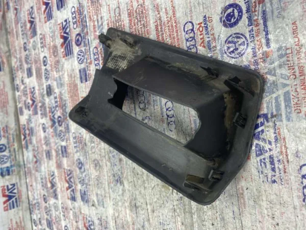 2K0843188A | VW Caddy Sürgülü Kapı Ray Kapağı VAG
