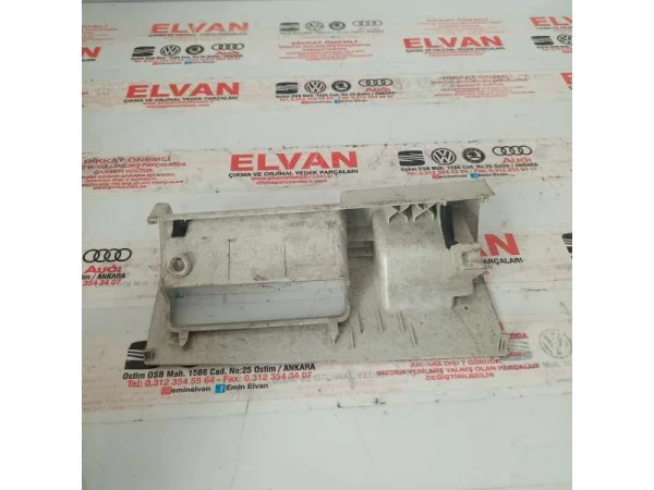 7E5867620B | VW Transporter Sürgülü Kapı İç Açma Kolu Çerçevesi VAG