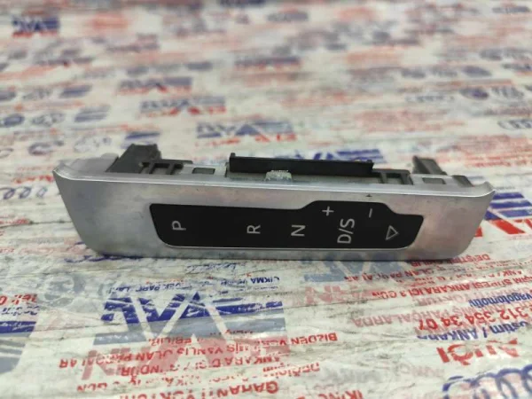8V1713463B | Audi A3 Vites Gösterge Paneli VAG
