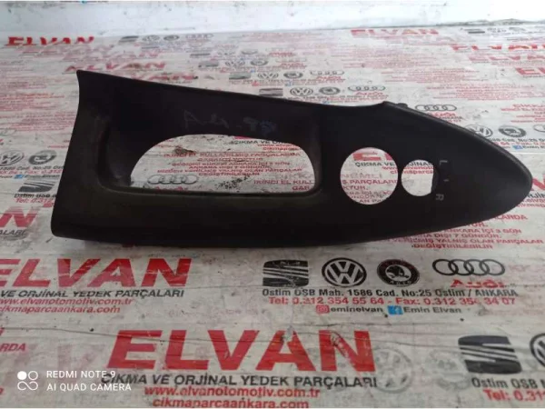 8D1867171B | Audi A4 İç Kapı Açma Kolu Çerçevesi VAG