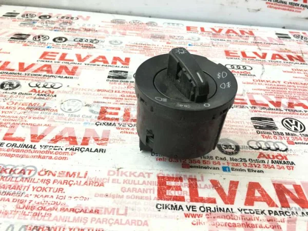 3C8941431Q | Far Açma Düğmesi | VW Caddy, Eos, Golf, Scirocco, Tiguan VAG